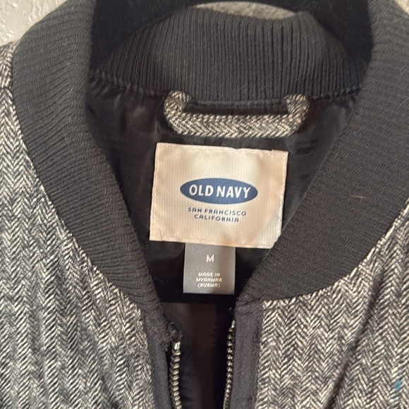 Old Navy Black Herringbone Quilted Zip Vest Size Medium - Picture 3 of 7